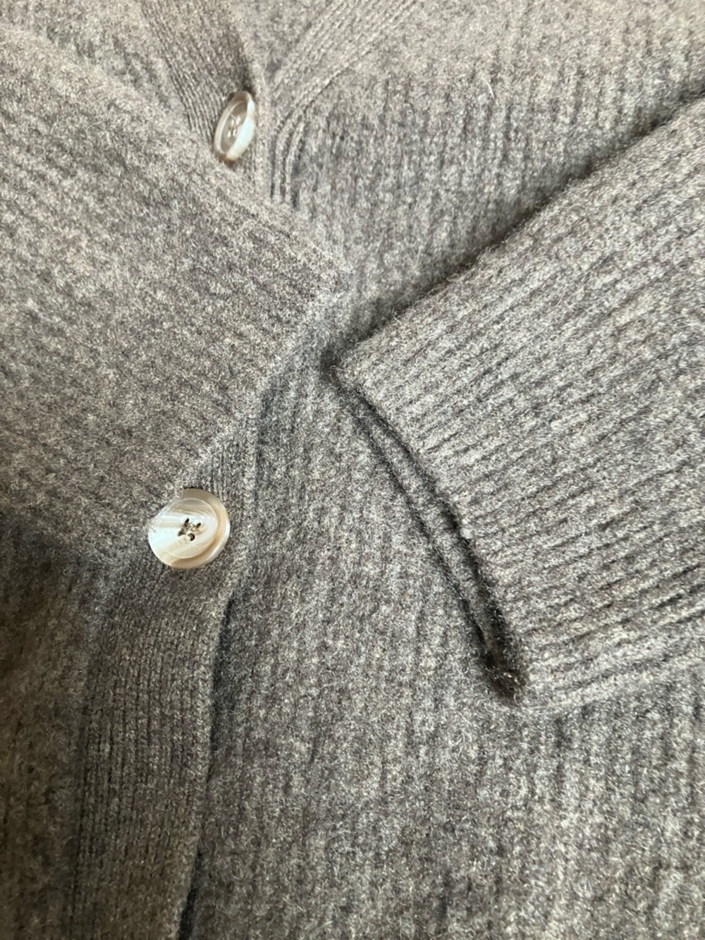 Quince Mongolian Cashmere Oversized Boyfriend Cardigan Sweater - Picture 10 of 12
